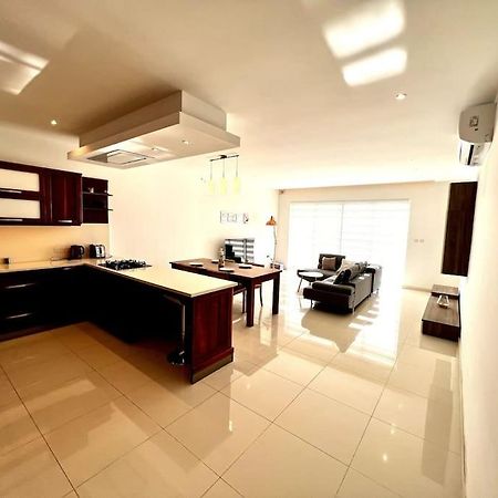 Viewline Seaview Modern 3 Bedroom Apartment 마르사실로크 외부 사진