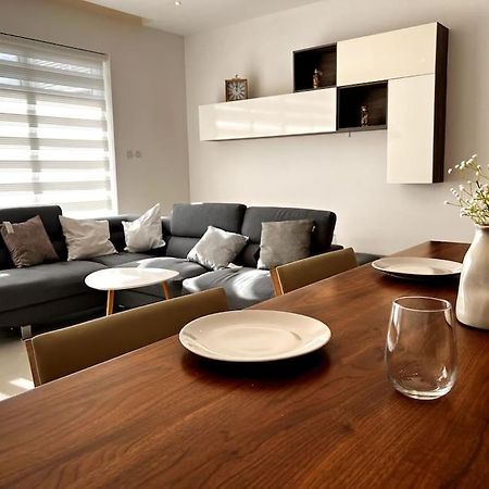 Viewline Seaview Modern 3 Bedroom Apartment 마르사실로크 외부 사진