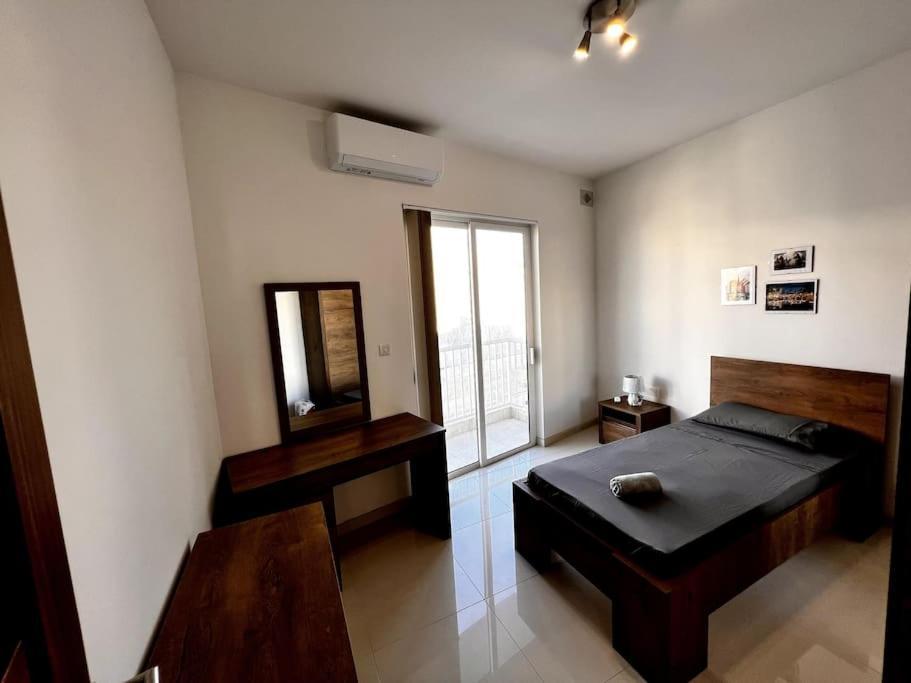 Viewline Seaview Modern 3 Bedroom Apartment 마르사실로크 외부 사진