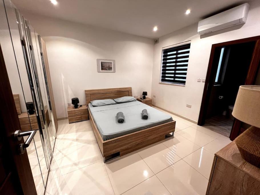 Viewline Seaview Modern 3 Bedroom Apartment 마르사실로크 외부 사진